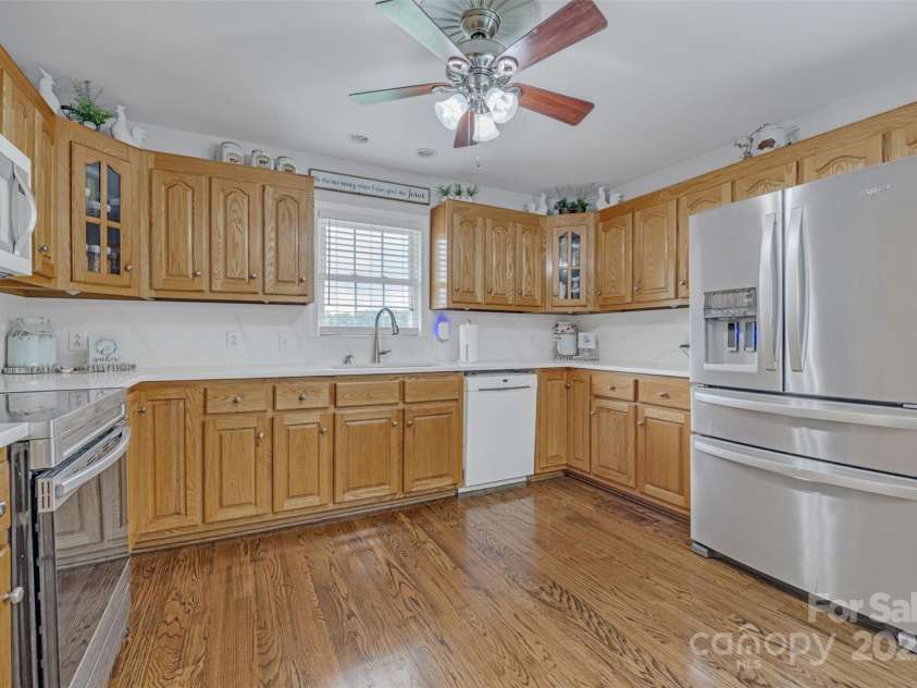 5507 Land Harbour Drive, Granite Falls, NC 28630.  MLS# CAR4251492, YatesRealty ID 12893. Kitchen