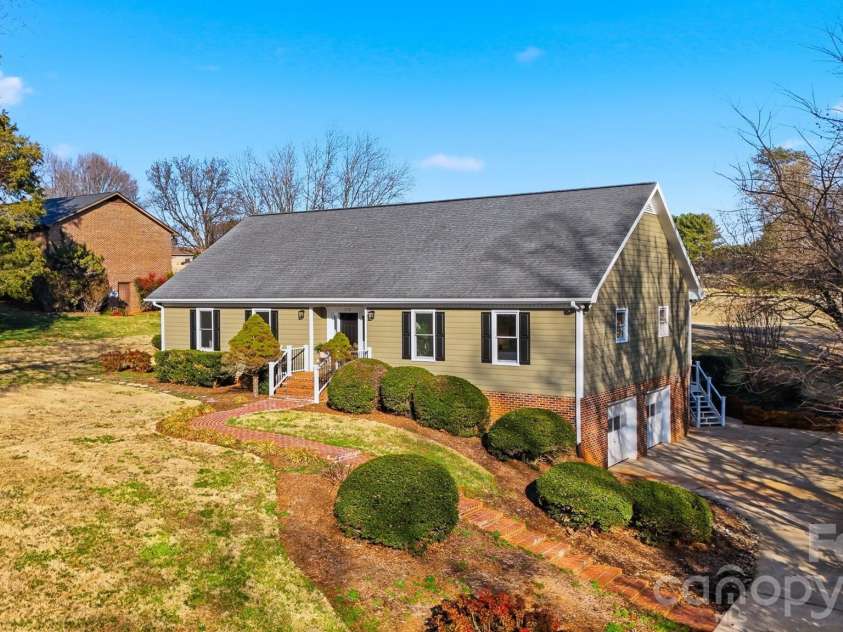 3718 Club House Drive, Conover, NC 28613.  MLS# CAR4400897, YatesRealty ID 12894. 