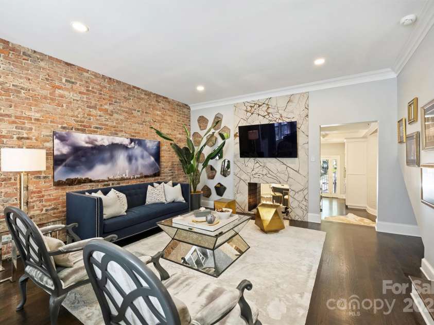 423 Pine Street, Charlotte, NC 28202.  MLS# CAR4249087, YatesRealty ID 12894. 