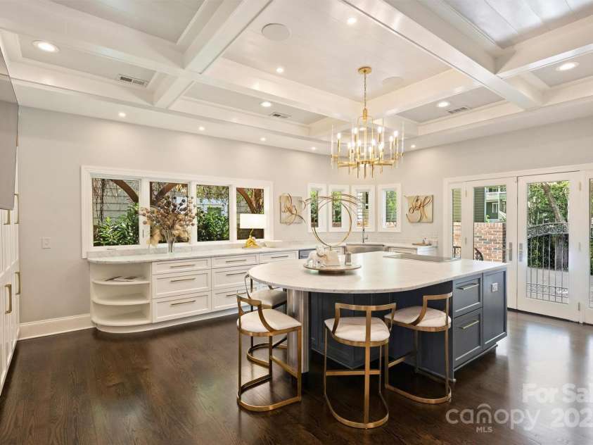 423 Pine Street, Charlotte, NC 28202.  MLS# CAR4249087, YatesRealty ID 12894. 