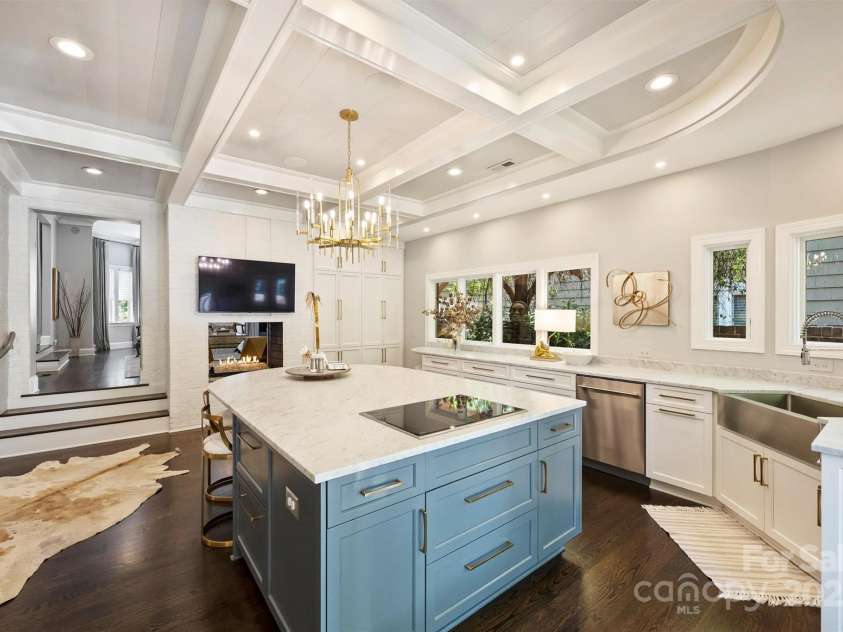 423 Pine Street, Charlotte, NC 28202.  MLS# CAR4249087, YatesRealty ID 12894. 
