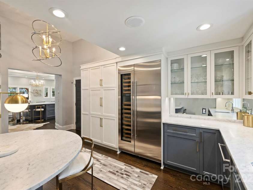 423 Pine Street, Charlotte, NC 28202.  MLS# CAR4249087, YatesRealty ID 12894. 
