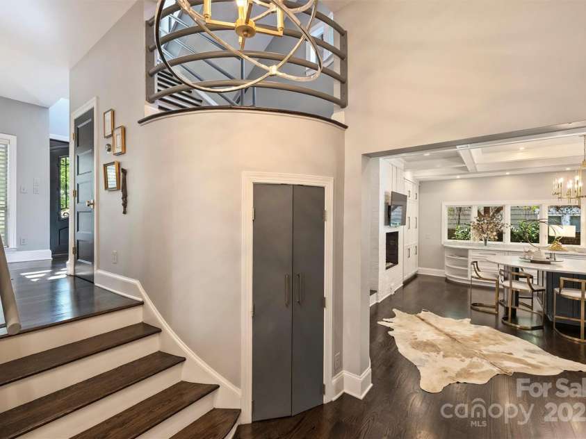 423 Pine Street, Charlotte, NC 28202.  MLS# CAR4249087, YatesRealty ID 12894. 