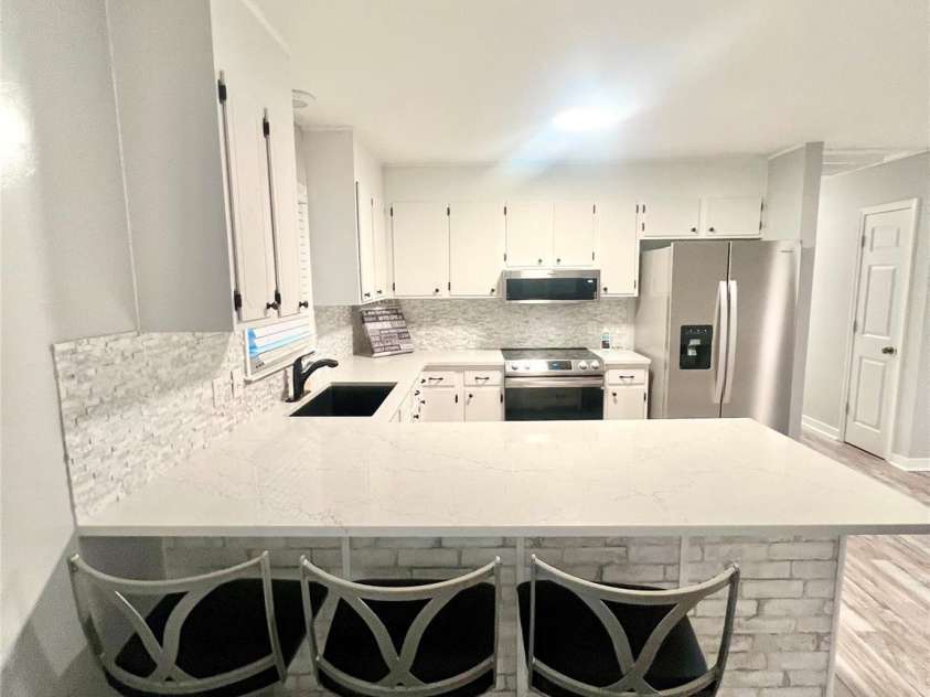 1586 Kenlane Drive, Hickory, NC 28601.  MLS# CAR4167350, YatesRealty ID 12895. 