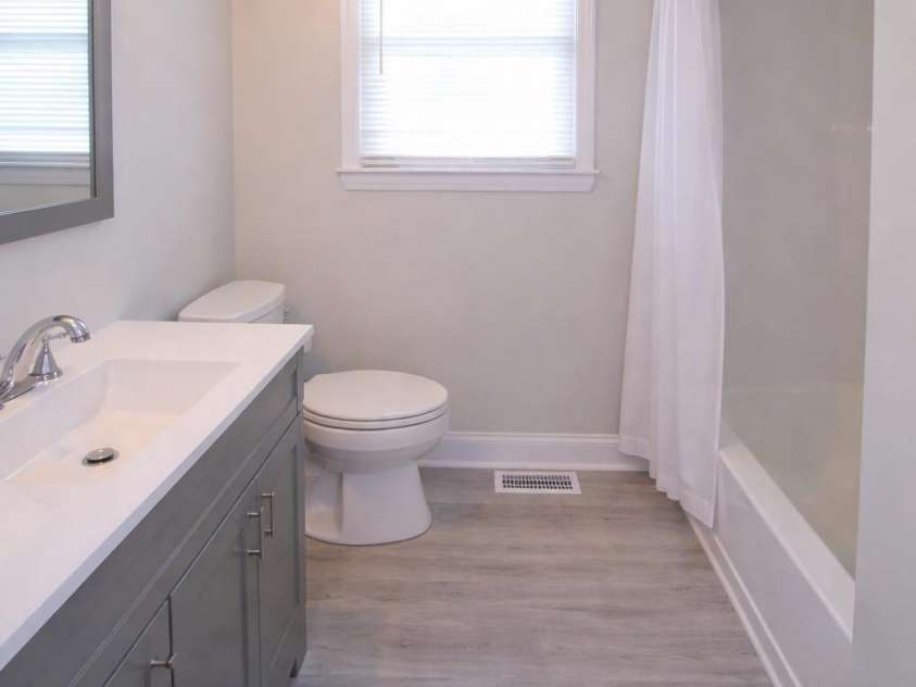 4101 Atmore Street, Charlotte, NC 28205.  MLS# CAR4353425, YatesRealty ID 12895. Updated bathroom