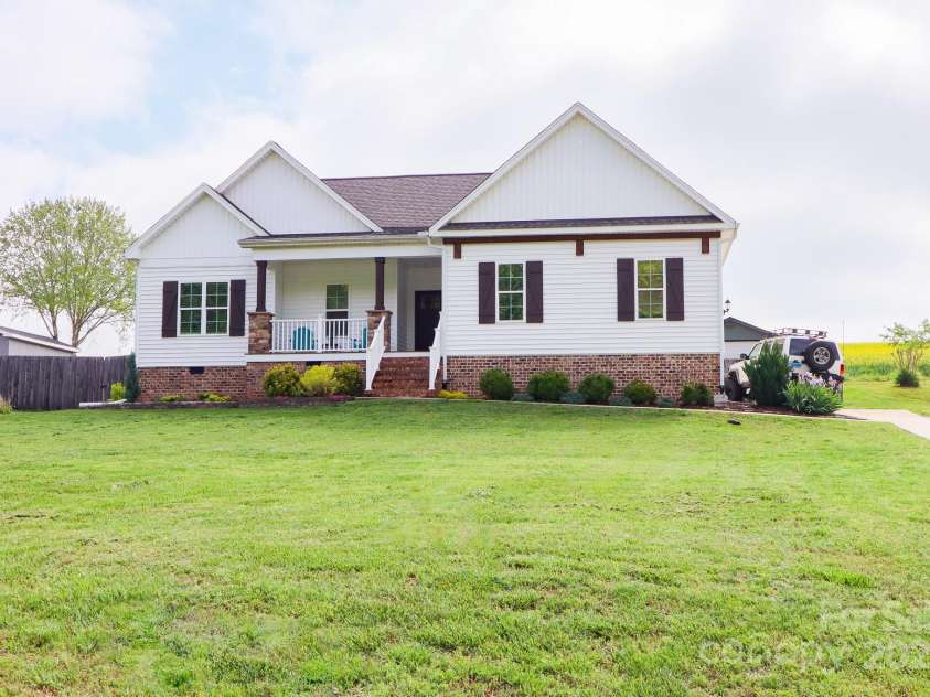 179 Foy Lane, Statesville, NC 28625.  MLS# CAR4253354, YatesRealty ID 12897. 