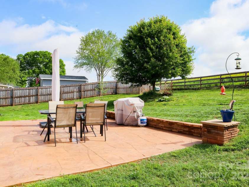 179 Foy Lane, Statesville, NC 28625.  MLS# CAR4253354, YatesRealty ID 12897. 