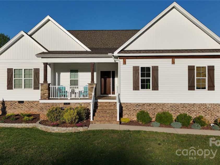 179 Foy Lane, Statesville, NC 28625.  MLS# CAR4253354, YatesRealty ID 12897. 