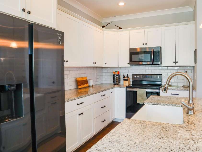 179 Foy Lane, Statesville, NC 28625.  MLS# CAR4253354, YatesRealty ID 12897. 