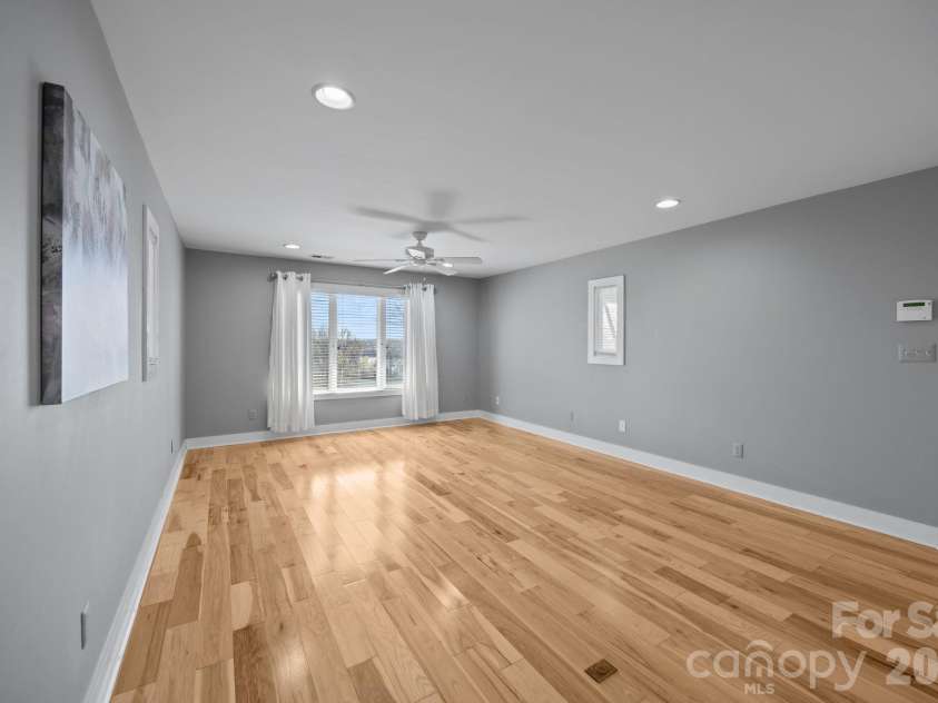 184 High Lake Drive, Statesville, NC 28677.  MLS# CAR4350630, YatesRealty ID 12897. 