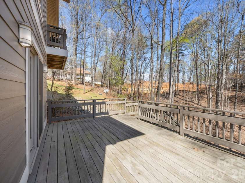 184 High Lake Drive, Statesville, NC 28677.  MLS# CAR4350630, YatesRealty ID 12897. 