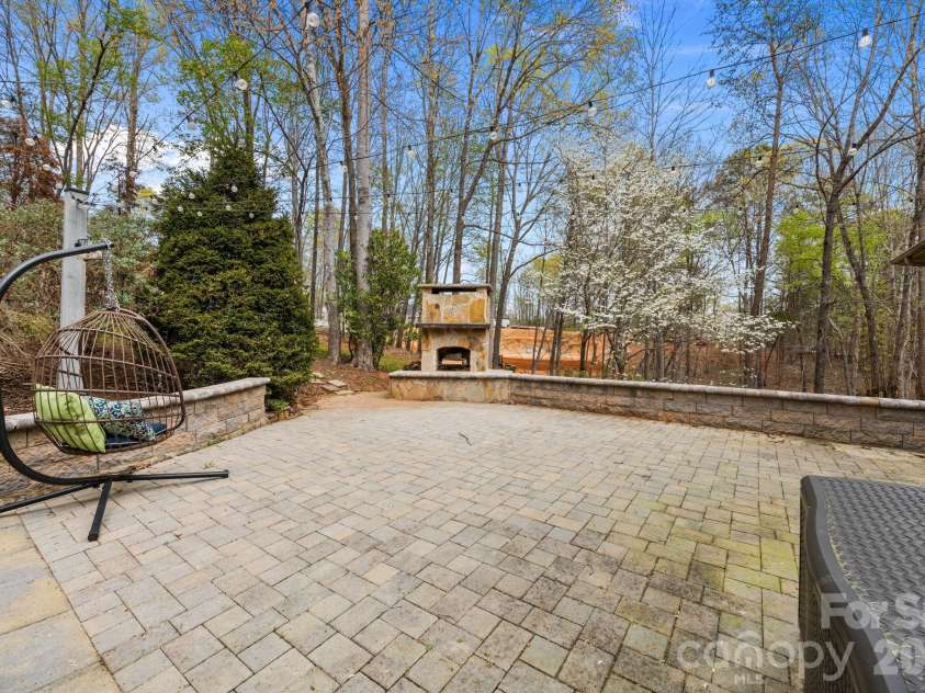 184 High Lake Drive, Statesville, NC 28677.  MLS# CAR4350630, YatesRealty ID 12897. 