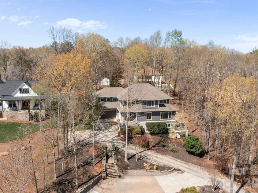184 High Lake Drive, Statesville, NC 28677.  MLS# CAR4424458, YatesRealty ID 12897. 