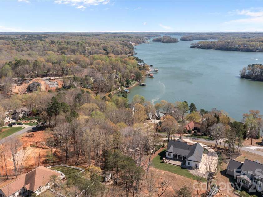 184 High Lake Drive, Statesville, NC 28677.  MLS# CAR4424458, YatesRealty ID 12897. 