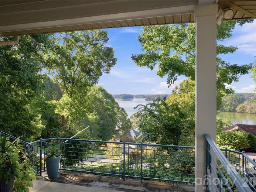 184 High Lake Drive, Statesville, NC 28677.  MLS# CAR4424458, YatesRealty ID 12897. 