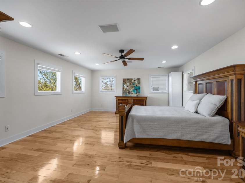 184 High Lake Drive, Statesville, NC 28677.  MLS# CAR4424458, YatesRealty ID 12897. 