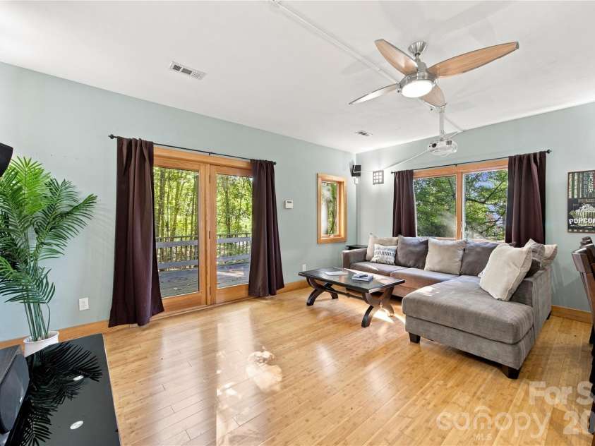 184 High Lake Drive, Statesville, NC 28677.  MLS# CAR4424458, YatesRealty ID 12897. 