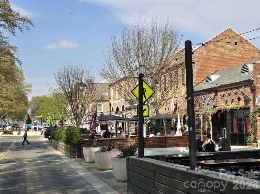605 Frank Street, Kannapolis, NC 28081.  MLS# CAR4362447, YatesRealty ID 12898. 
