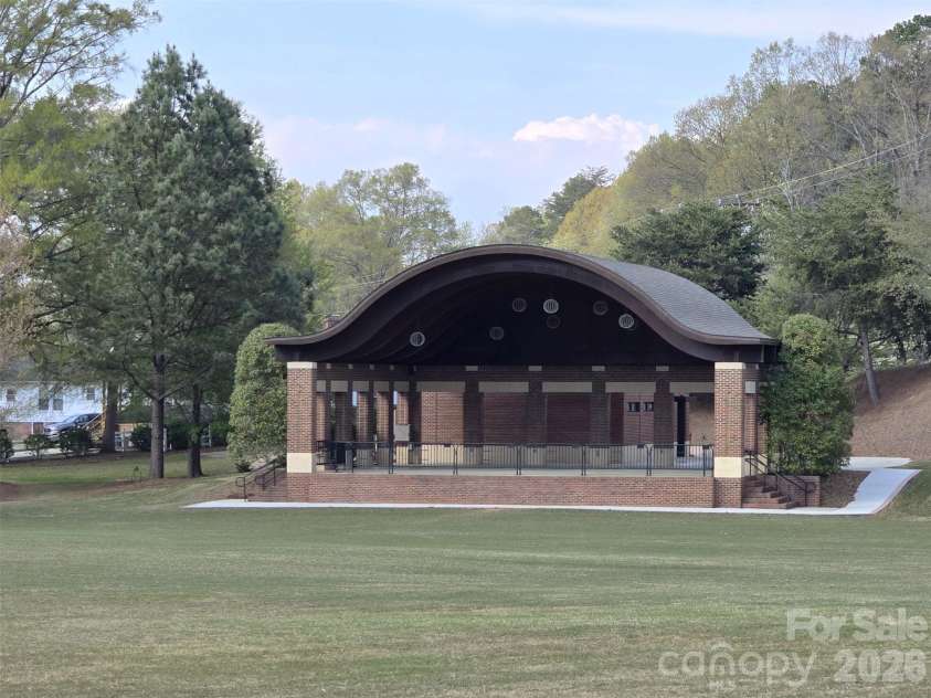 605 Frank Street, Kannapolis, NC 28081.  MLS# CAR4362447, YatesRealty ID 12898. 