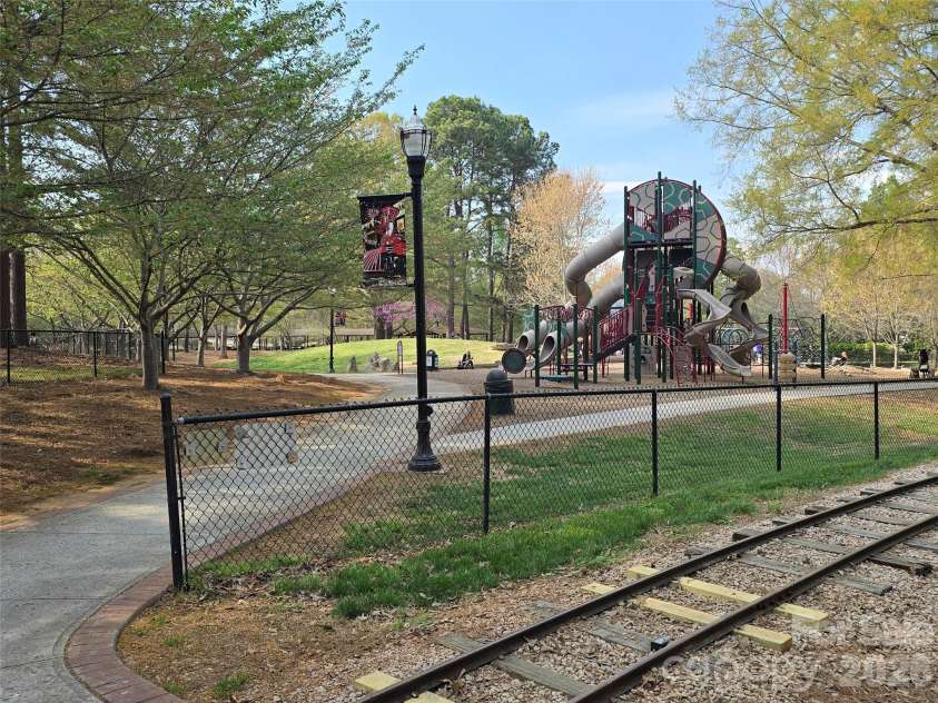 605 Frank Street, Kannapolis, NC 28081.  MLS# CAR4362447, YatesRealty ID 12898. 