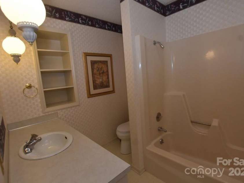 902 Church Street, Valdese, NC 28690.  MLS# CAR4254428, YatesRealty ID 12898. Bathroom