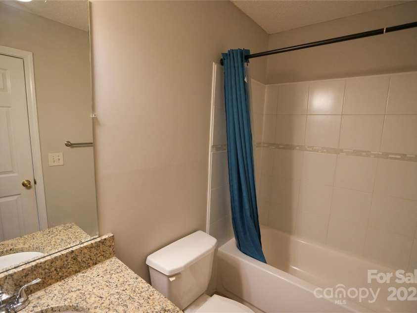 9445 Meadowmont View Drive, Charlotte, NC 28269.  MLS# CAR4216062, YatesRealty ID 12899. Full Bath Upstairs