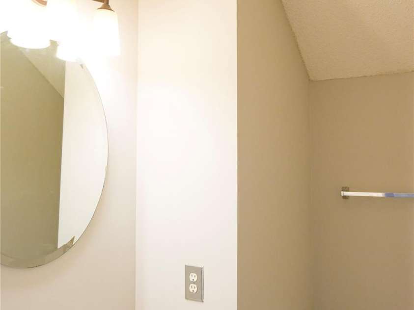 9445 Meadowmont View Drive, Charlotte, NC 28269.  MLS# CAR4216062, YatesRealty ID 12899. Half Bath