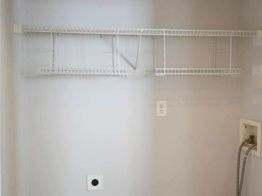 9445 Meadowmont View Drive, Charlotte, NC 28269.  MLS# CAR4216062, YatesRealty ID 12899. Laundry