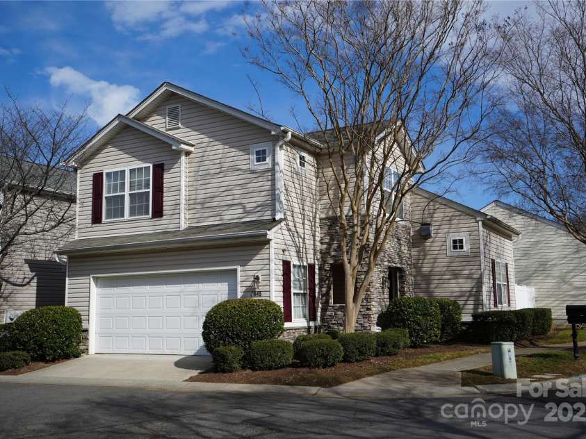 9445 Meadowmont View Drive, Charlotte, NC 28269.  MLS# CAR4216062, YatesRealty ID 12899. Welcome!