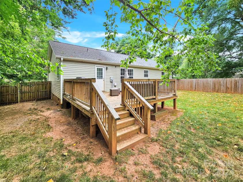 919 Edgemont Avenue, Belmont, NC 28012.  MLS# CAR4156108, YatesRealty ID 129. 