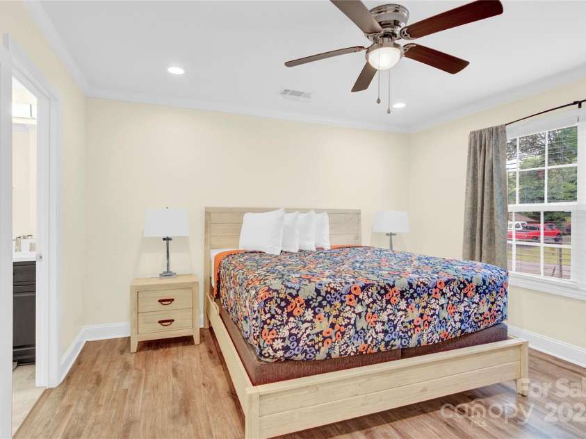 919 Edgemont Avenue, Belmont, NC 28012.  MLS# CAR4156108, YatesRealty ID 129. 