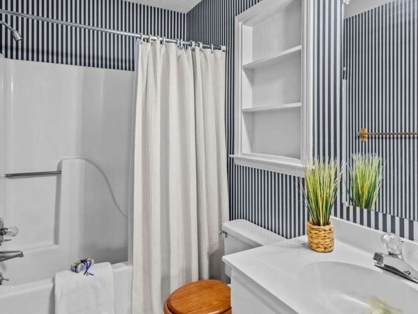 185 Willow Drive, Salisbury, NC 28146.  MLS# CAR4326097, YatesRealty ID 1290. 