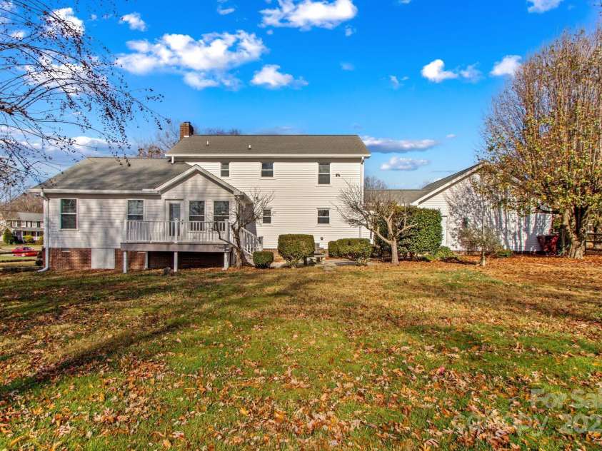 185 Willow Drive, Salisbury, NC 28146.  MLS# CAR4326097, YatesRealty ID 1290. 