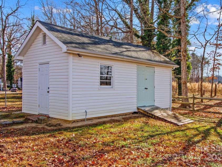 185 Willow Drive, Salisbury, NC 28146.  MLS# CAR4326097, YatesRealty ID 1290. 