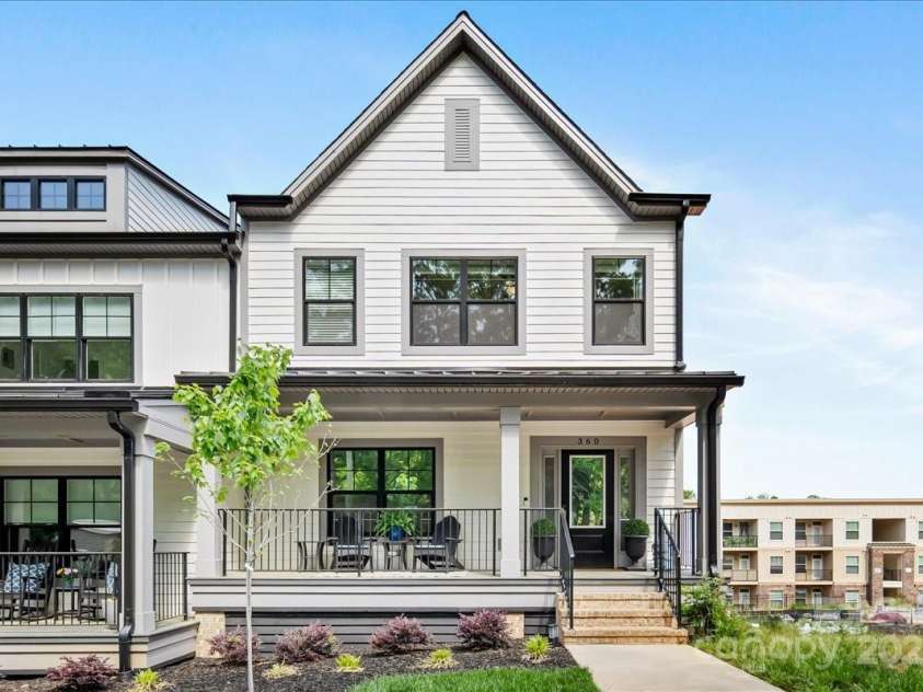 360 Broad Street, Waxhaw, NC 28173.  MLS# CAR4249401, YatesRealty ID 12900. 