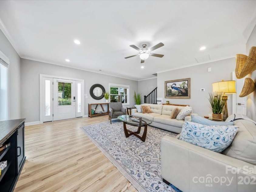 360 Broad Street, Waxhaw, NC 28173.  MLS# CAR4249401, YatesRealty ID 12900. 