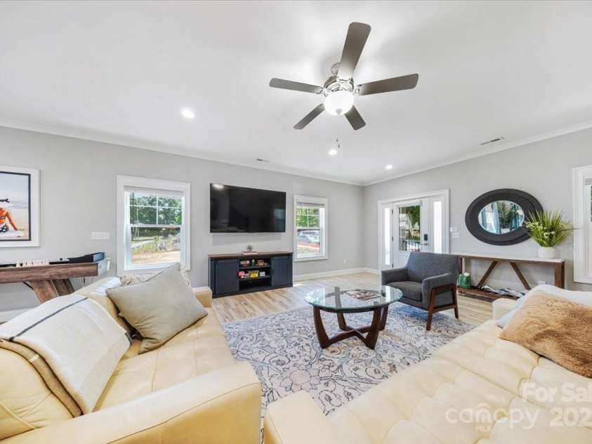 360 Broad Street, Waxhaw, NC 28173.  MLS# CAR4249401, YatesRealty ID 12900. 