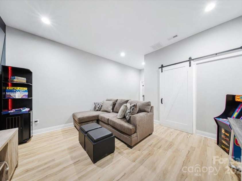 360 Broad Street, Waxhaw, NC 28173.  MLS# CAR4249401, YatesRealty ID 12900. 