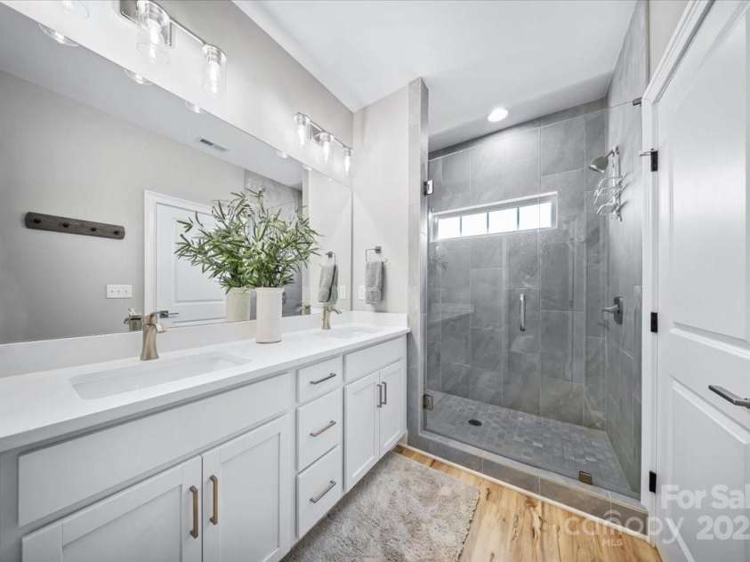 360 Broad Street, Waxhaw, NC 28173.  MLS# CAR4249401, YatesRealty ID 12900. 