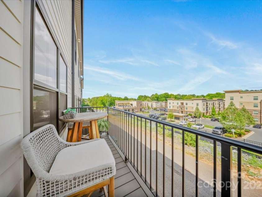 360 Broad Street, Waxhaw, NC 28173.  MLS# CAR4249401, YatesRealty ID 12900. 