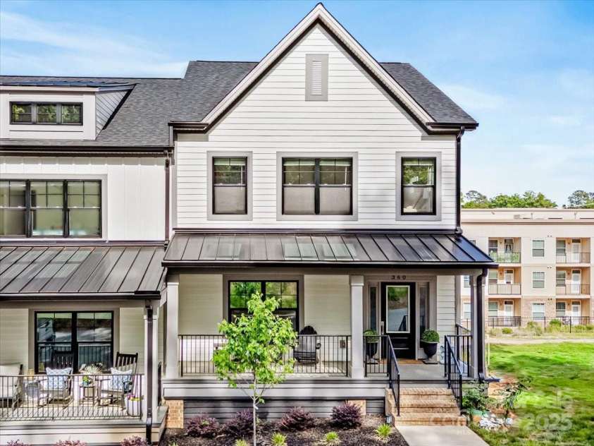 360 Broad Street, Waxhaw, NC 28173.  MLS# CAR4249401, YatesRealty ID 12900. 