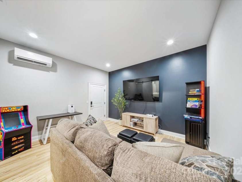 360 Broad Street, Waxhaw, NC 28173.  MLS# CAR4330301, YatesRealty ID 12900. 