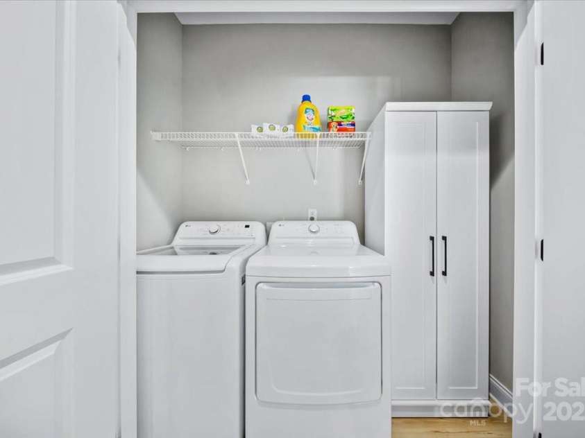 360 Broad Street, Waxhaw, NC 28173.  MLS# CAR4330301, YatesRealty ID 12900. 