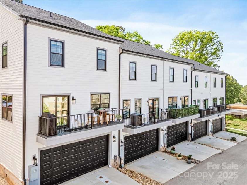 360 Broad Street, Waxhaw, NC 28173.  MLS# CAR4330301, YatesRealty ID 12900. 