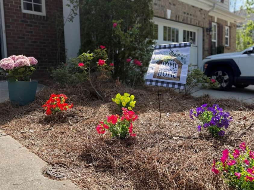 10947 Coyote Lane, Charlotte, NC 28277.  MLS# CAR4365778, YatesRealty ID 12901. Front Yard - minimal Maintenance