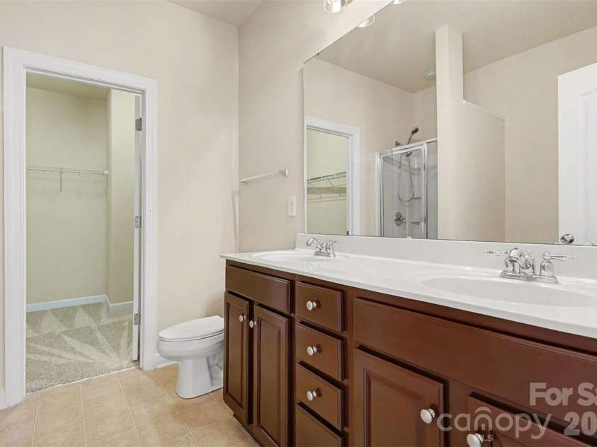 10947 Coyote Lane, Charlotte, NC 28277.  MLS# CAR4365778, YatesRealty ID 12901. Primary Ensuite Main level