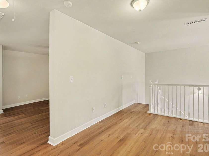 10947 Coyote Lane, Charlotte, NC 28277.  MLS# CAR4365778, YatesRealty ID 12901. Upper level study nook and bonus area
