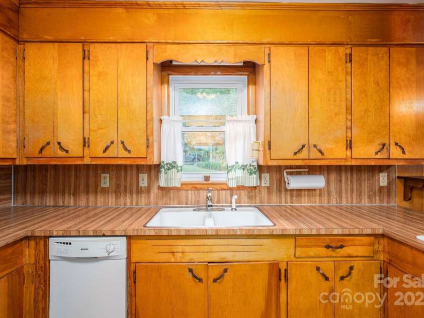 115 Patterson Road, Kings Mountain, NC 28086.  MLS# CAR4252691, YatesRealty ID 12903. 