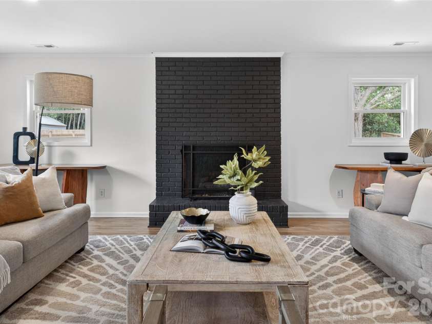 1521 Starbrook Drive, Charlotte, NC 28210.  MLS# CAR4366236, YatesRealty ID 12903. 