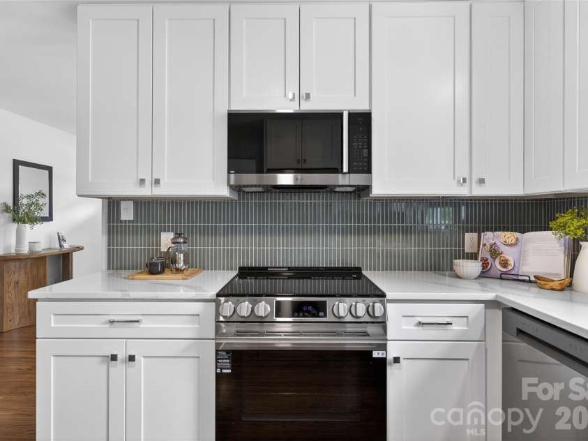 1521 Starbrook Drive, Charlotte, NC 28210.  MLS# CAR4366236, YatesRealty ID 12903. 